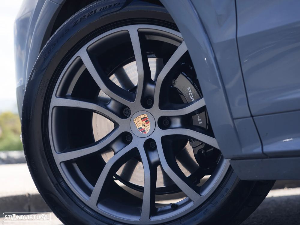 Porsche Cayenne Coupé E-Hybrid - 30