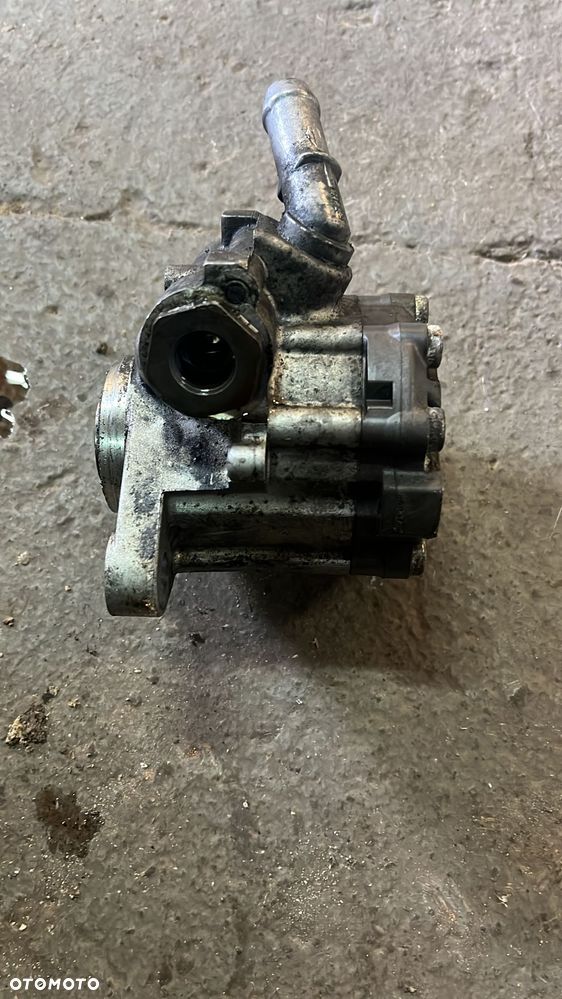 Iveco Daily 3.0 E4 E5 E6 pompa wspomagania 504243641 - 3