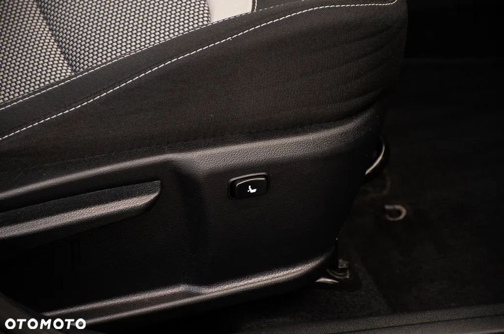 Kia Ceed 1.6 GDI ISG SW Platinum Edition - 37
