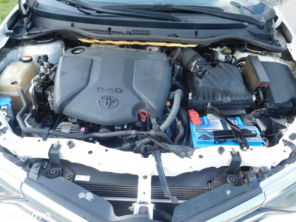 Toyota Auris 1.6 D-4D Premium - 13