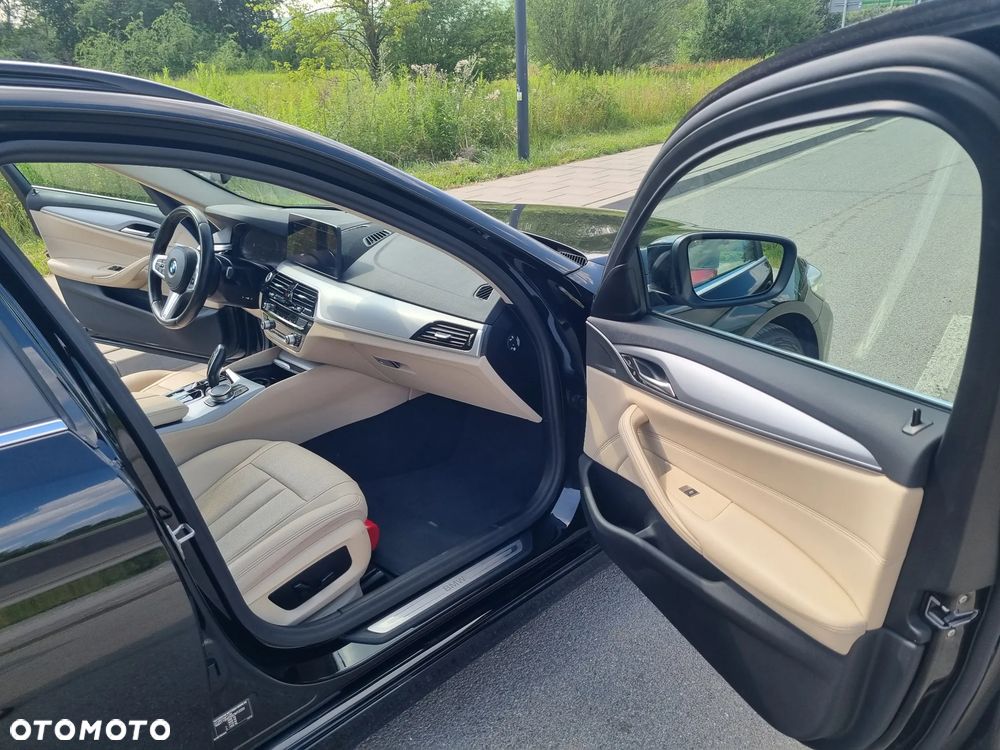 BMW Seria 5 518d mHEV - 19