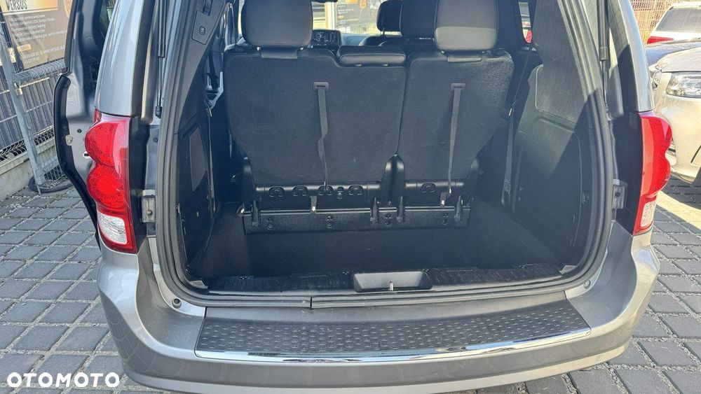 Dodge Grand Caravan - 14