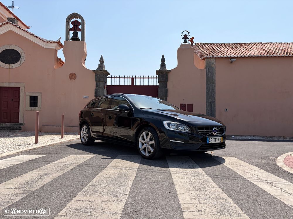 Volvo V60 2.0 D2 Momentum - 3