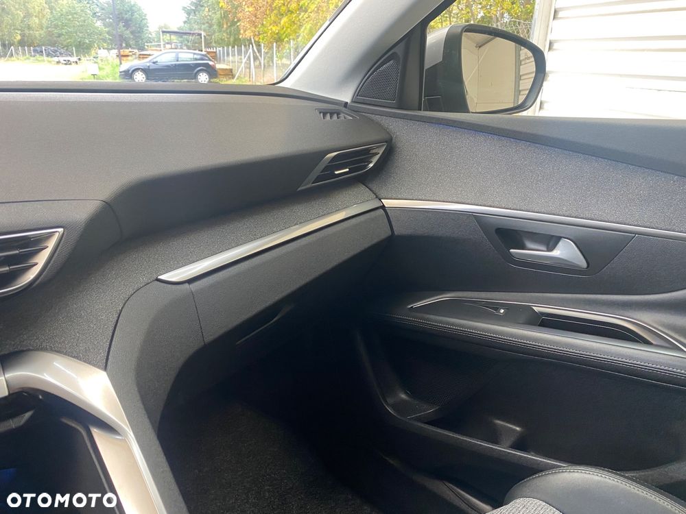 Peugeot 3008 BlueHDi 180 Stop & Start EAT8 Allure - 32