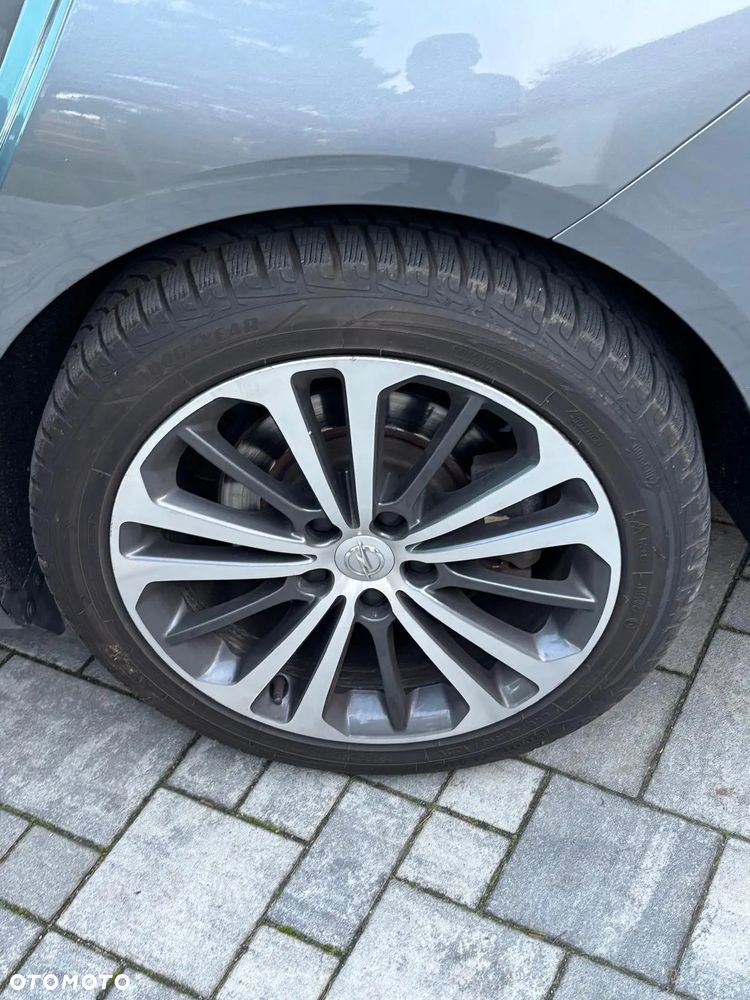 Opel Insignia 2.0 BiTurbo 4x4 Exclusive - 35
