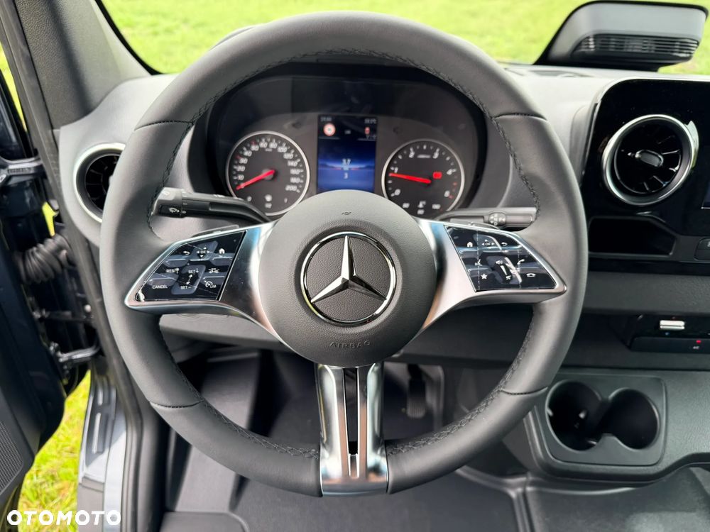 Mercedes-Benz Sprinter - 29