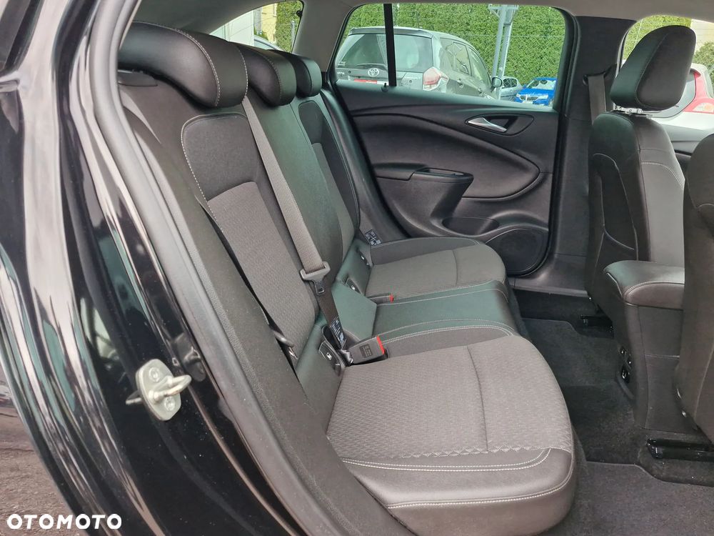 Opel Astra 1.4 Turbo Business - 19