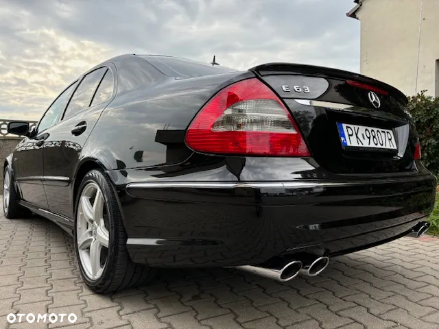 Mercedes-Benz Klasa E 63 AMG - 12