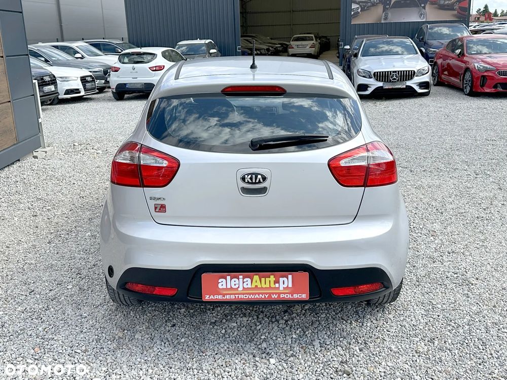 Kia Rio 1.2 M - 11