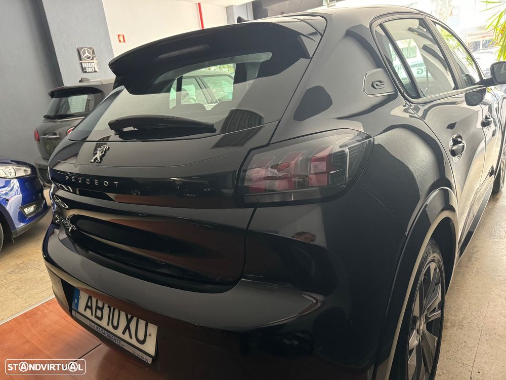 Peugeot 208 - 6