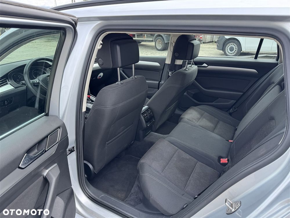Volkswagen Passat - 21