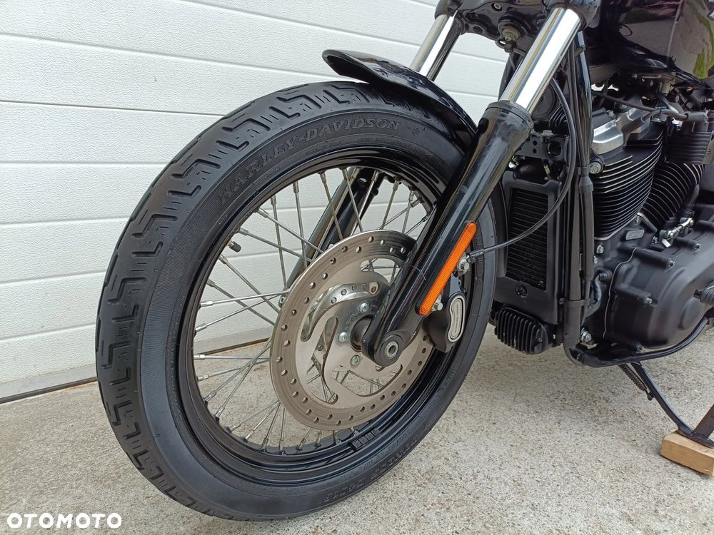 Harley-Davidson Softail Street Bob - 32