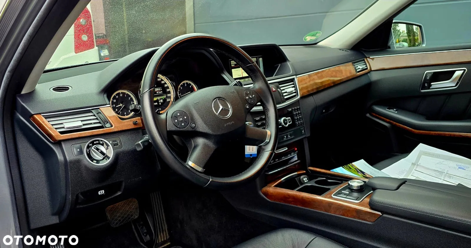 Mercedes-Benz Klasa E 300 BlueTec Hybrid Elegance - 23