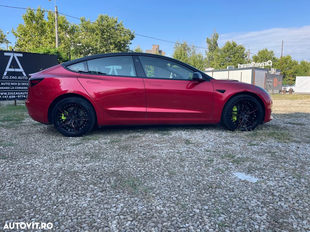 Tesla Model 3 - 3