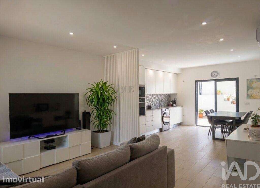 Moradia geminada T2 em Quelfes de 95 m2 - Grande imagem: 2/23