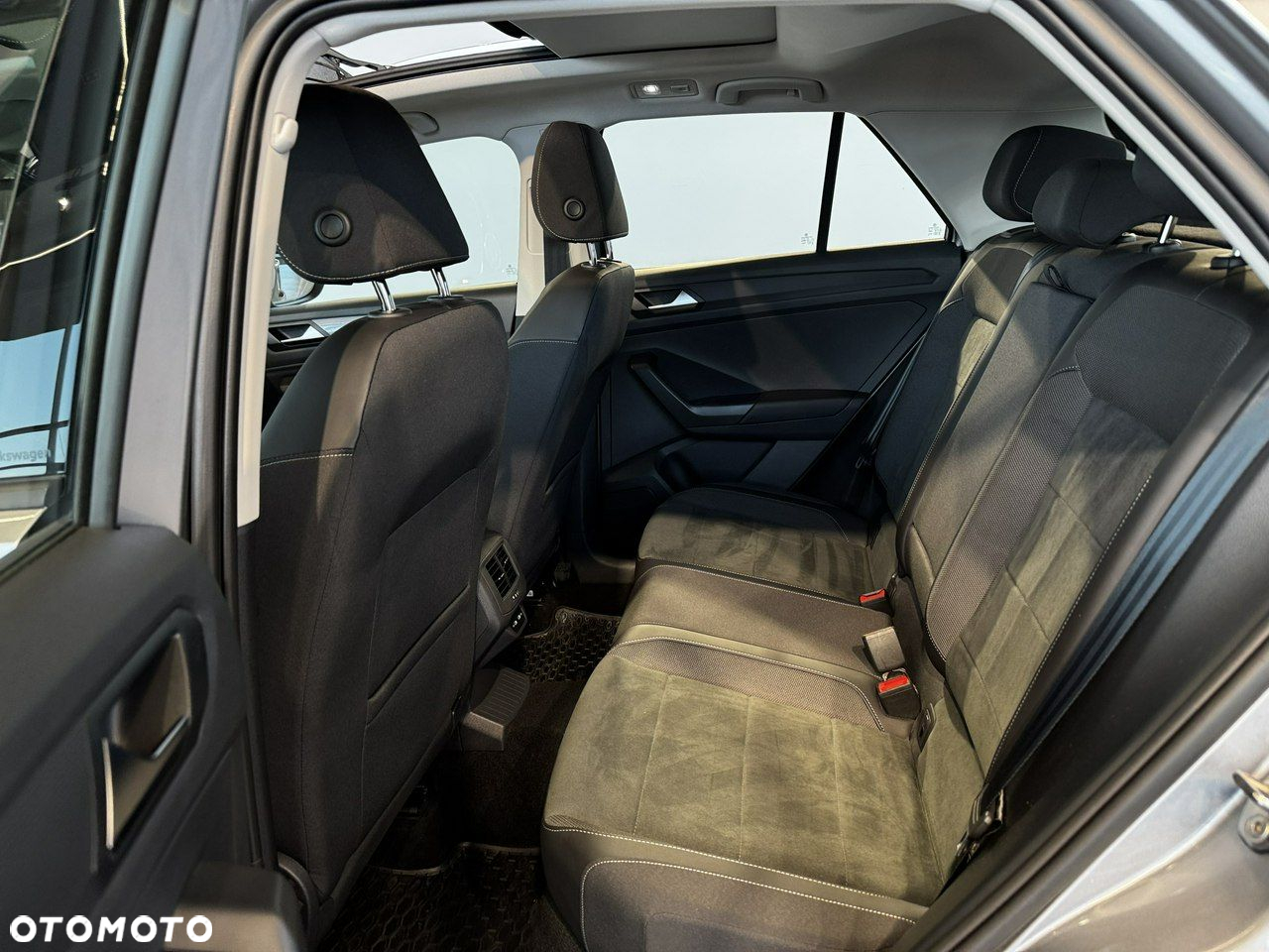 Volkswagen T-Roc - 15