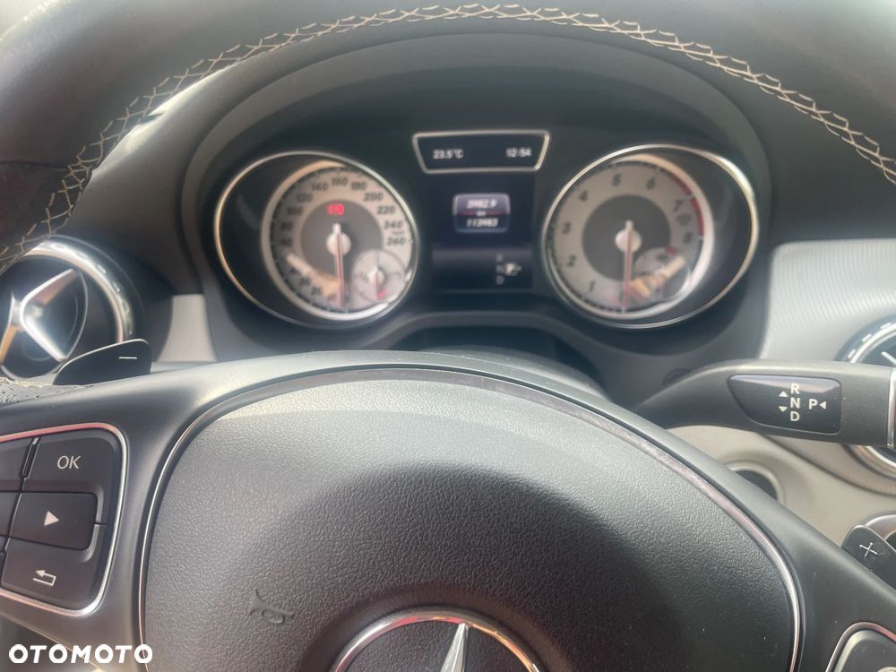 Mercedes-Benz GLA 200 7G-DCT - 3