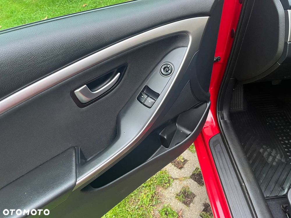 Hyundai i30 i30cw 1.4 Trend - 16