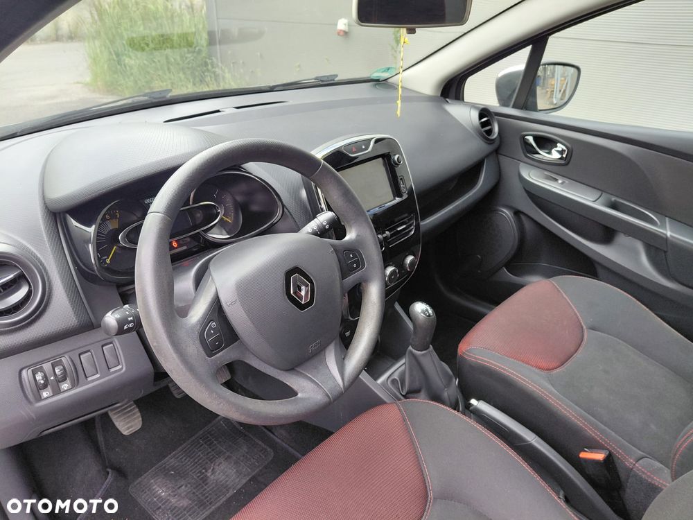 Renault Clio 1.2 16V 75 LIMITED - 7