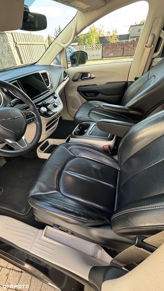 Chrysler Pacifica - 13