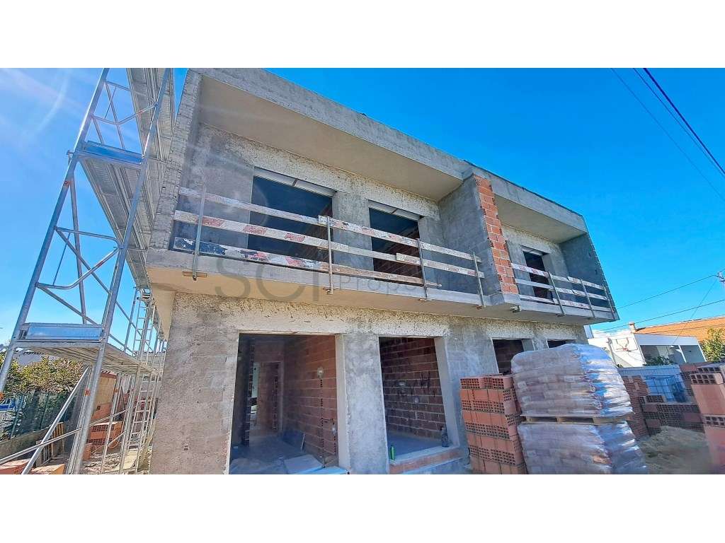 Moradia T4 com Piscina em Fernão Ferro - Grande imagem: 4/37