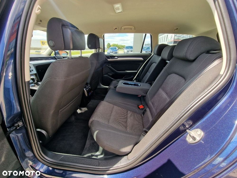 Volkswagen Passat Variant - 18