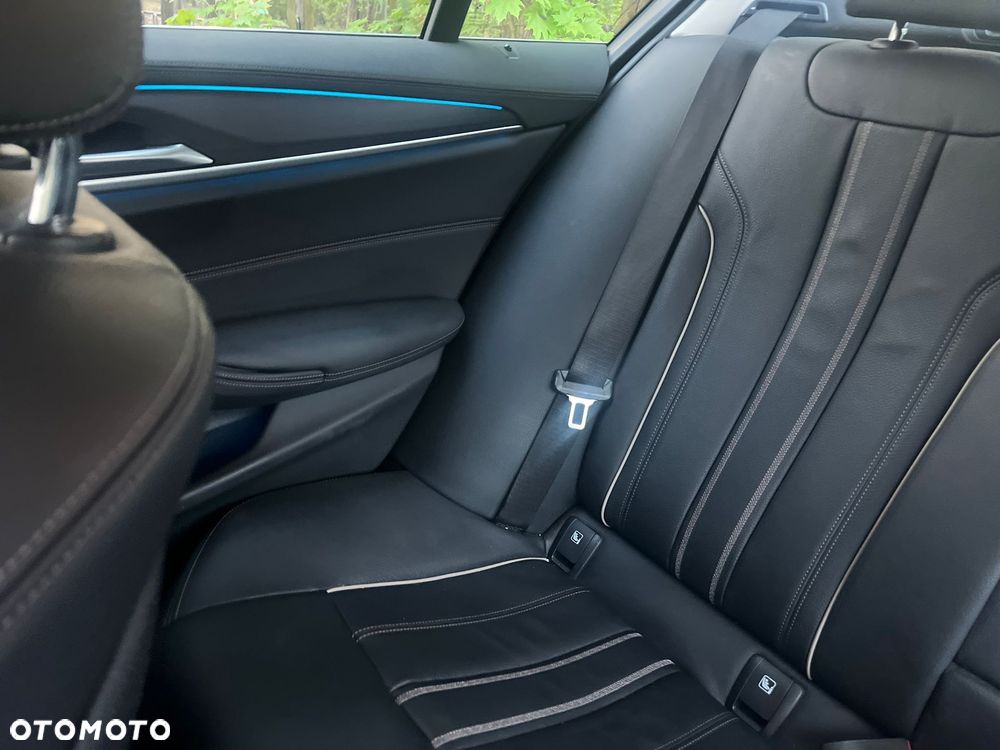 BMW Seria 5 530e iPerformance GPF Luxury Line - 14