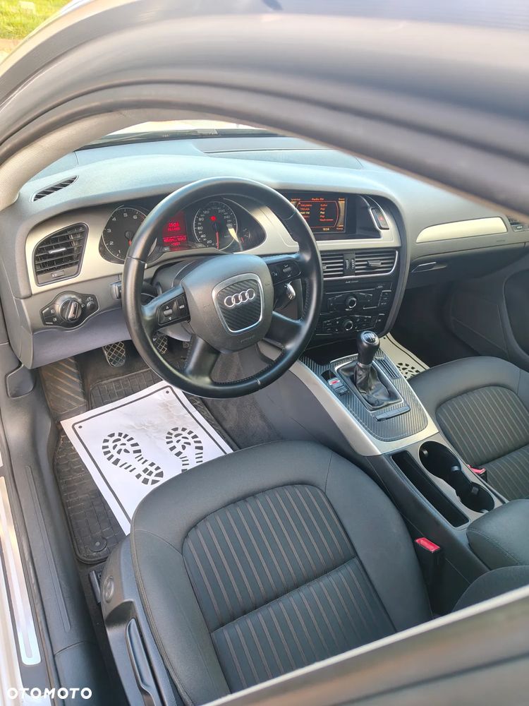 Audi A4 Limousine - 8