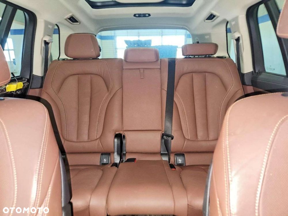 BMW X7 - 12