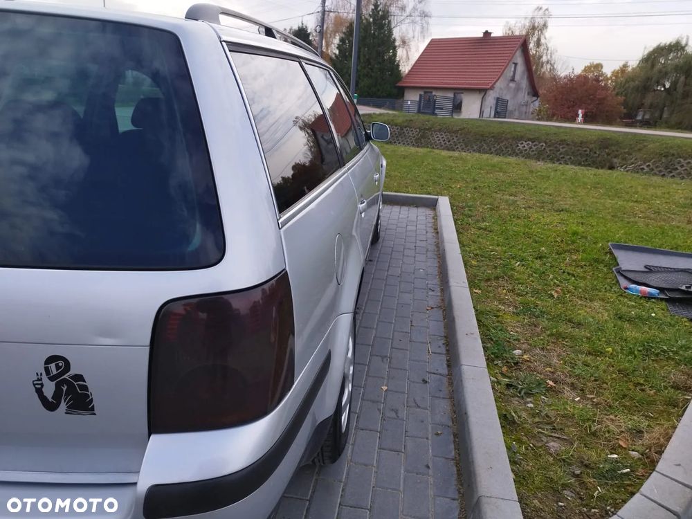 Volkswagen Passat 1.6 Comfortline - 7