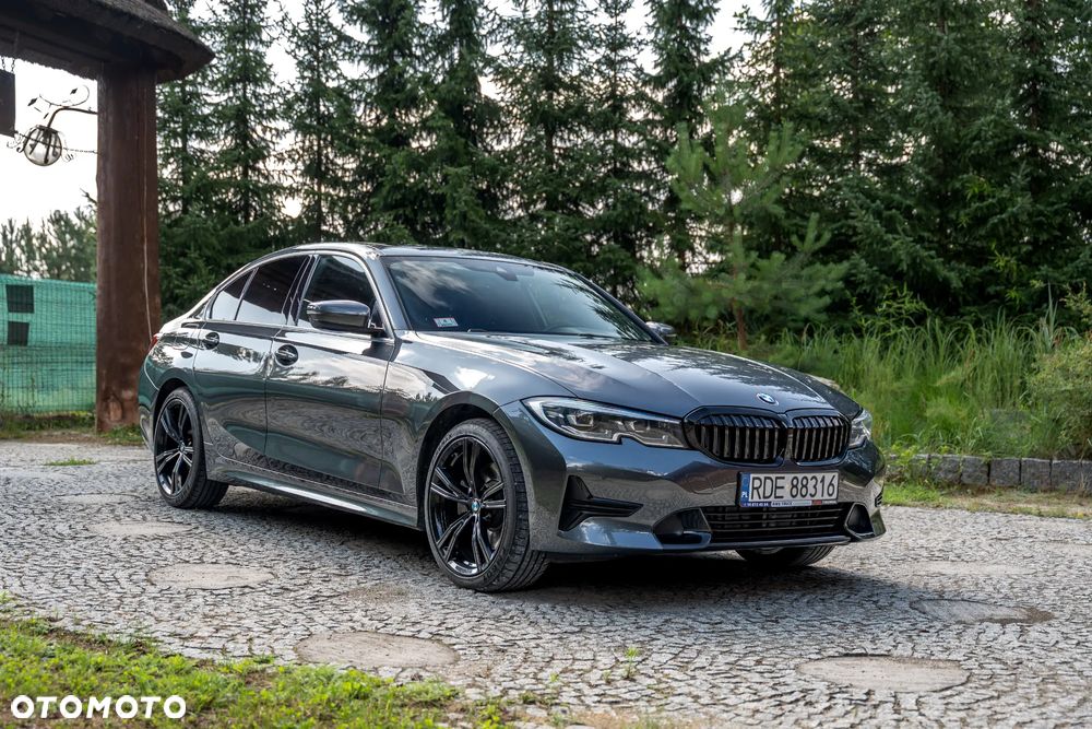 BMW Seria 3 330i xDrive Sport Line - 11