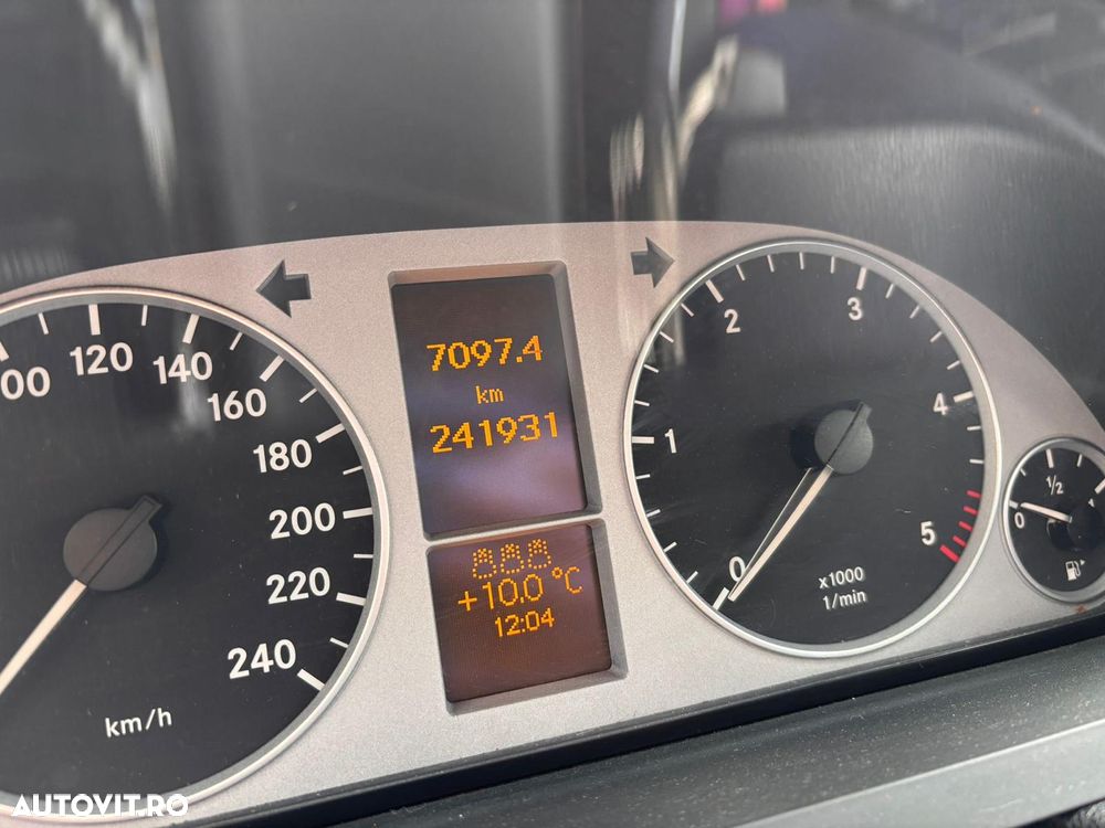 Mercedes-Benz B 180 - 4