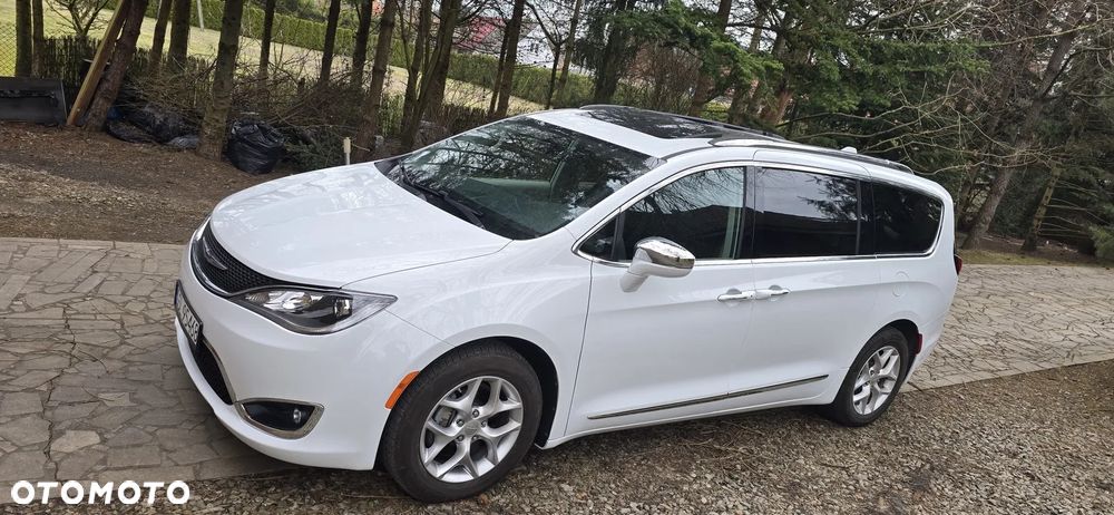 Chrysler Pacifica - 3