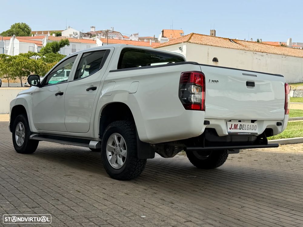 Mitsubishi L200 2.3 DI-D CD Invite 4WD - 5