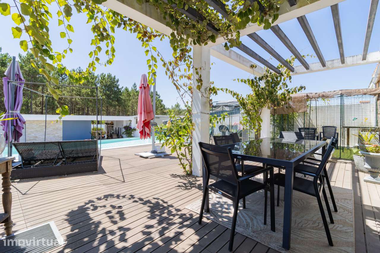 Casa de Luxo com Jardim Piscina e Jacuzzi na Marinha Grande - Grande imagem: 2/38