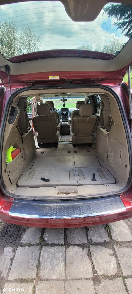 Chrysler Town & Country 3.6 Limited - 19