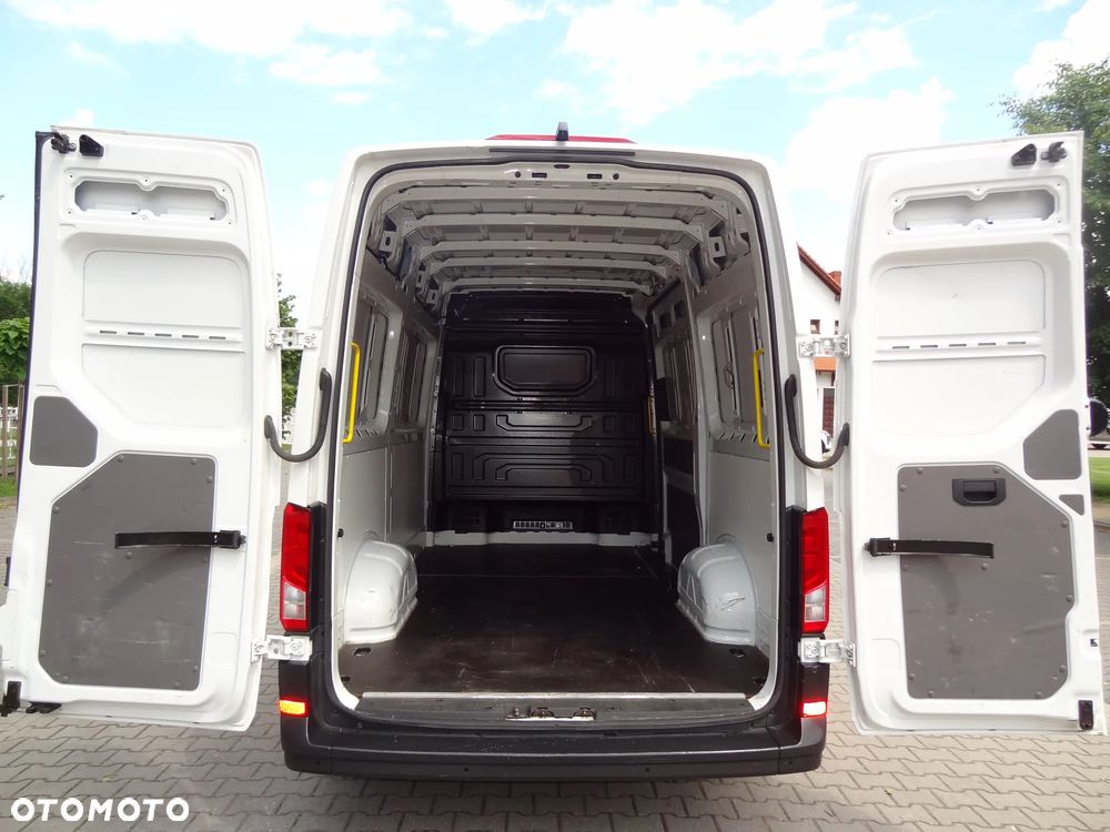 Volkswagen Crafter 2 L2H2 Furgon 35 Średni - 14