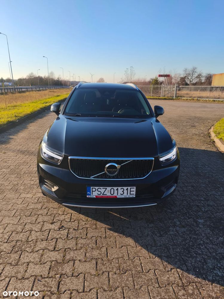 Volvo XC 40 T3 Momentum Pro - 3