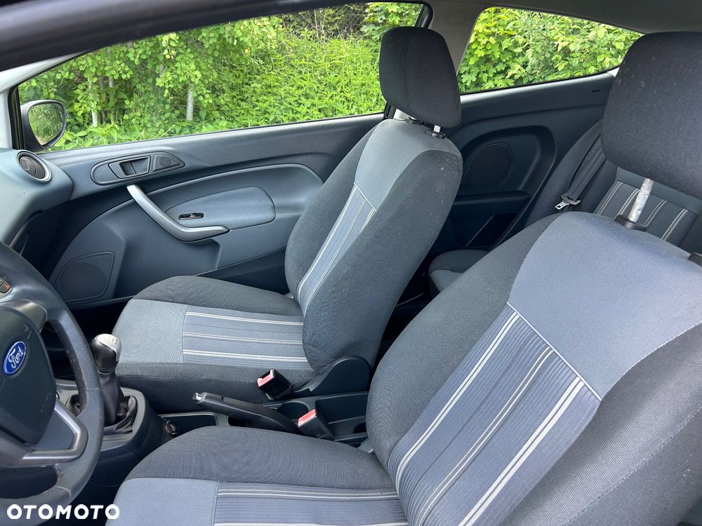 Ford Fiesta - 12