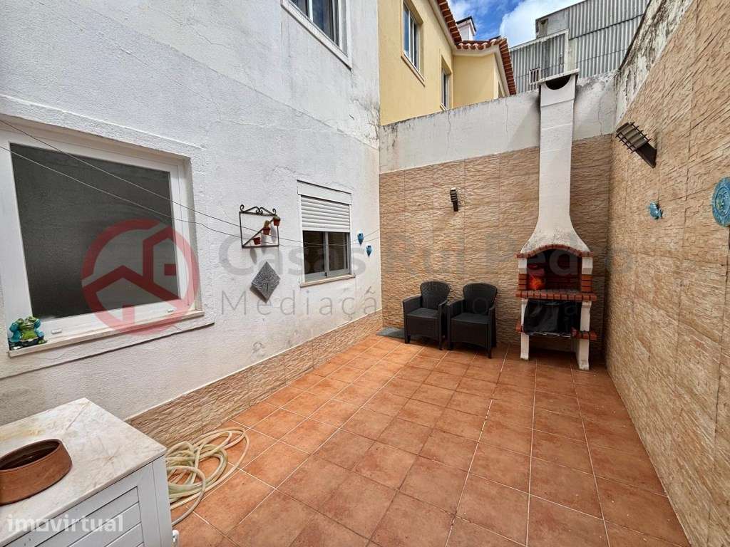 Apartamento T2 com logradouro e churrasqueira na Cova da Piedade, A... - Grande imagem: 2/23