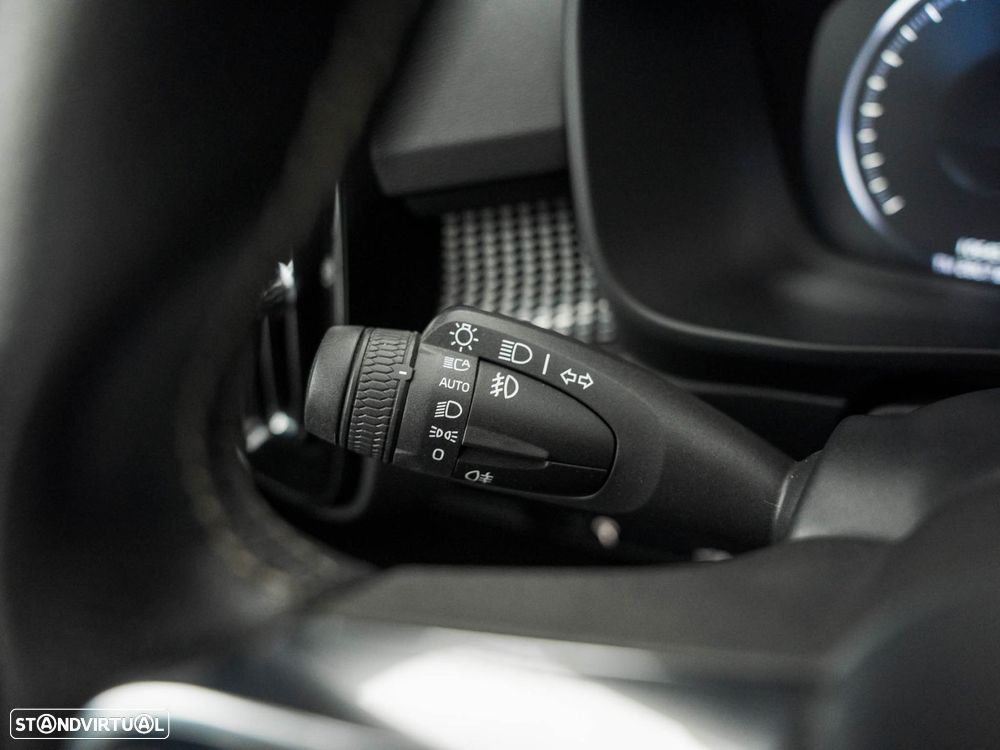 Volvo XC 40 2.0 D3 R-Design - 19