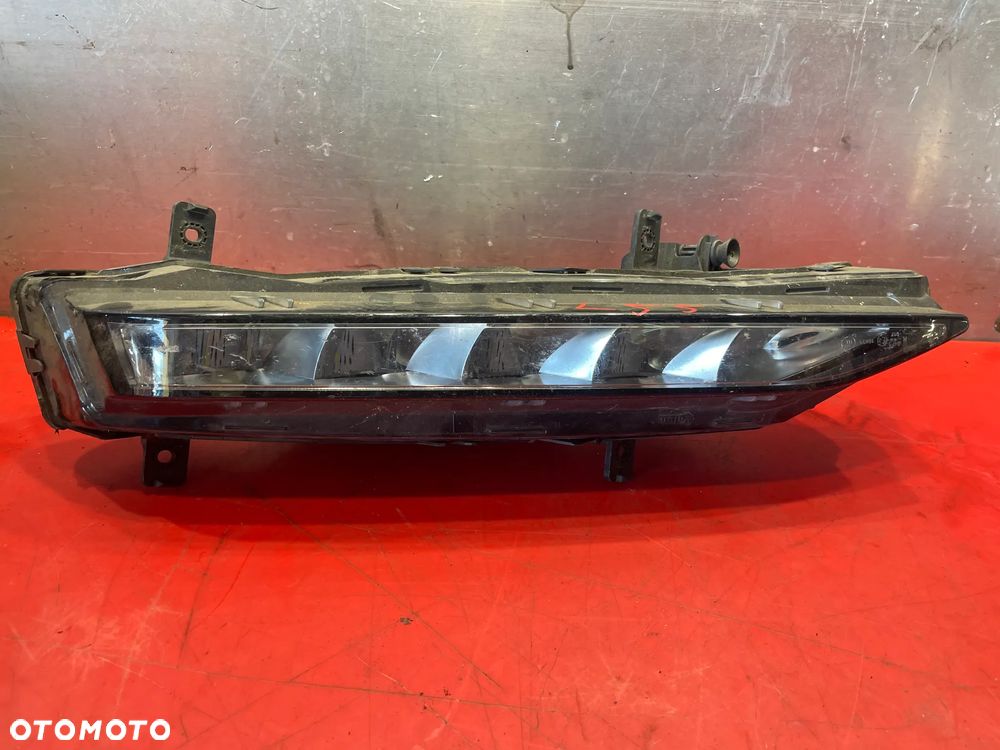 SKODA SUPERB III  HALOGEN LEWY 3V0941699 B - 2