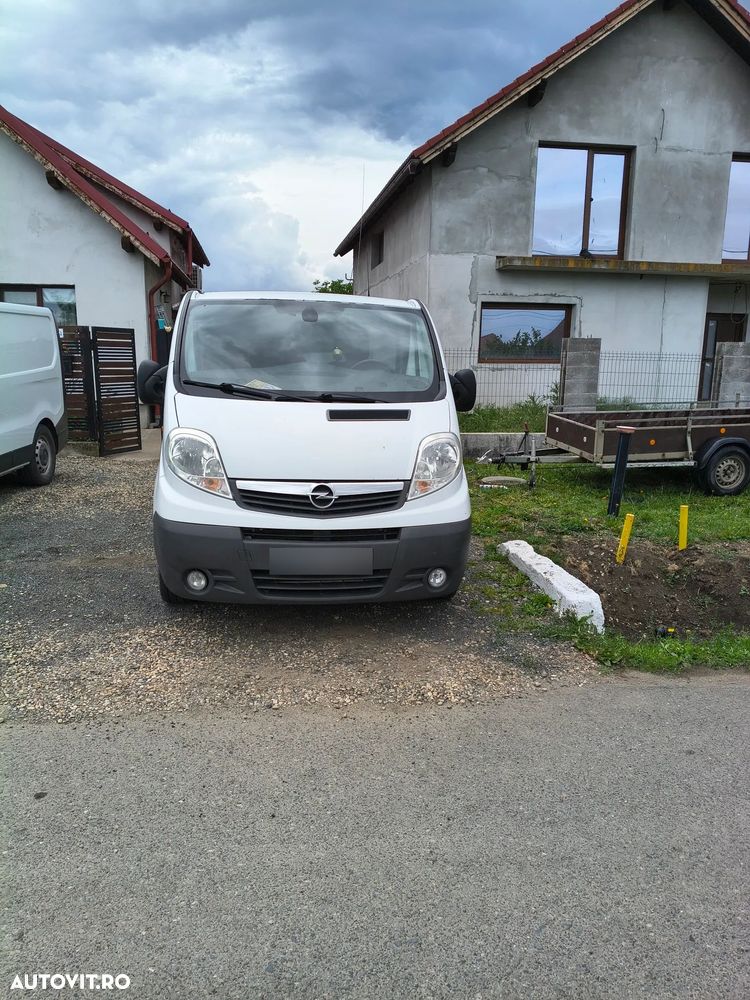 Opel Vivaro - 8