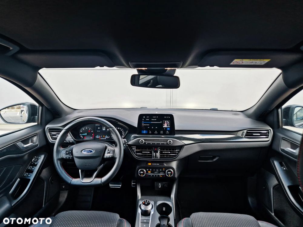 Ford Focus 1.5 EcoBoost ST-Line - 25