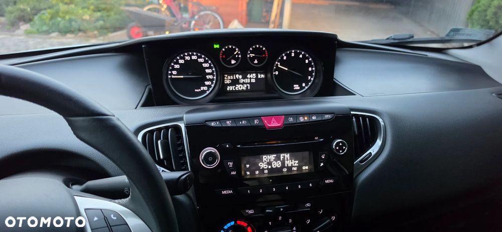 Lancia Ypsilon 1.2 8V Silver - 2