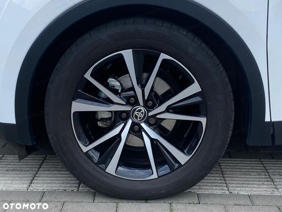Toyota C-HR - 16