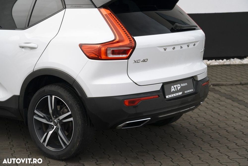 Volvo XC 40 D4 AWD R-Design - 10