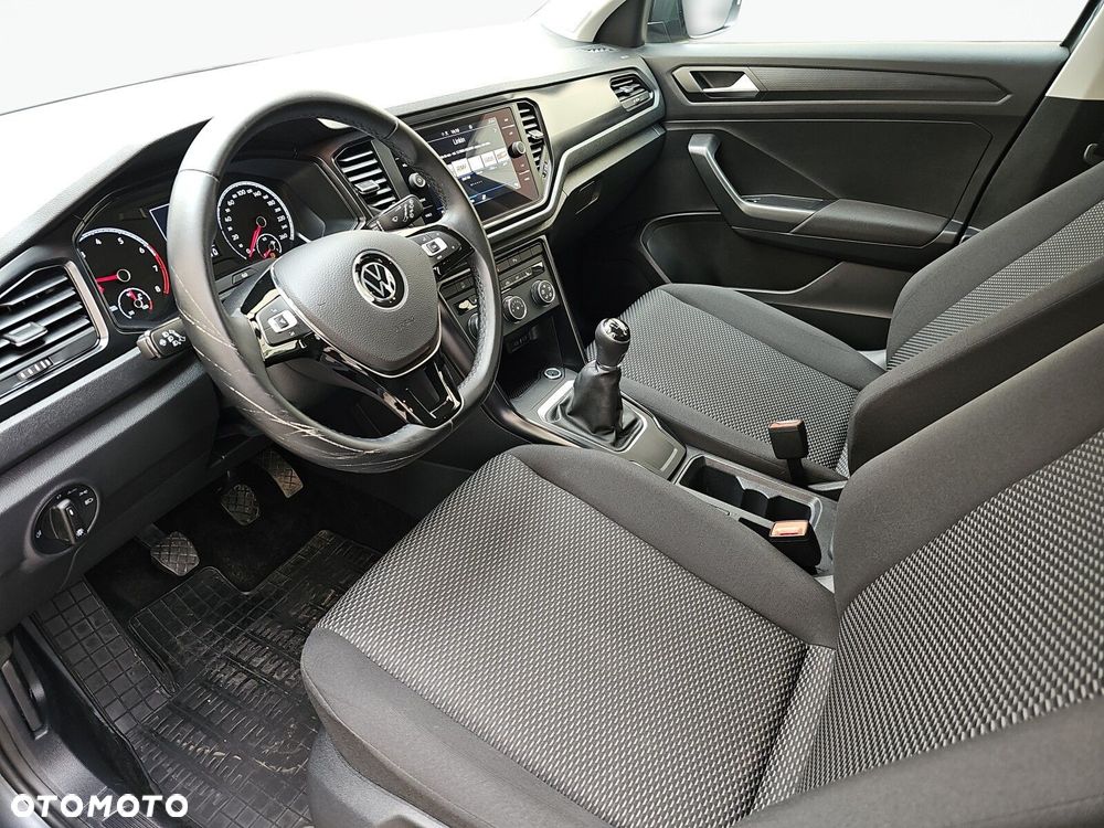 Volkswagen T-Roc - 11