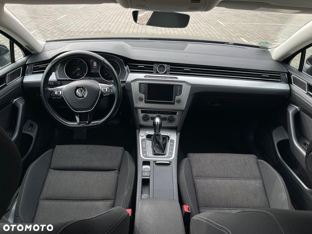 Volkswagen Passat 2.0 TDI Business DSG - 12