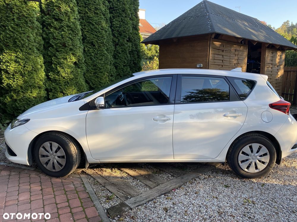 Toyota Auris - 1